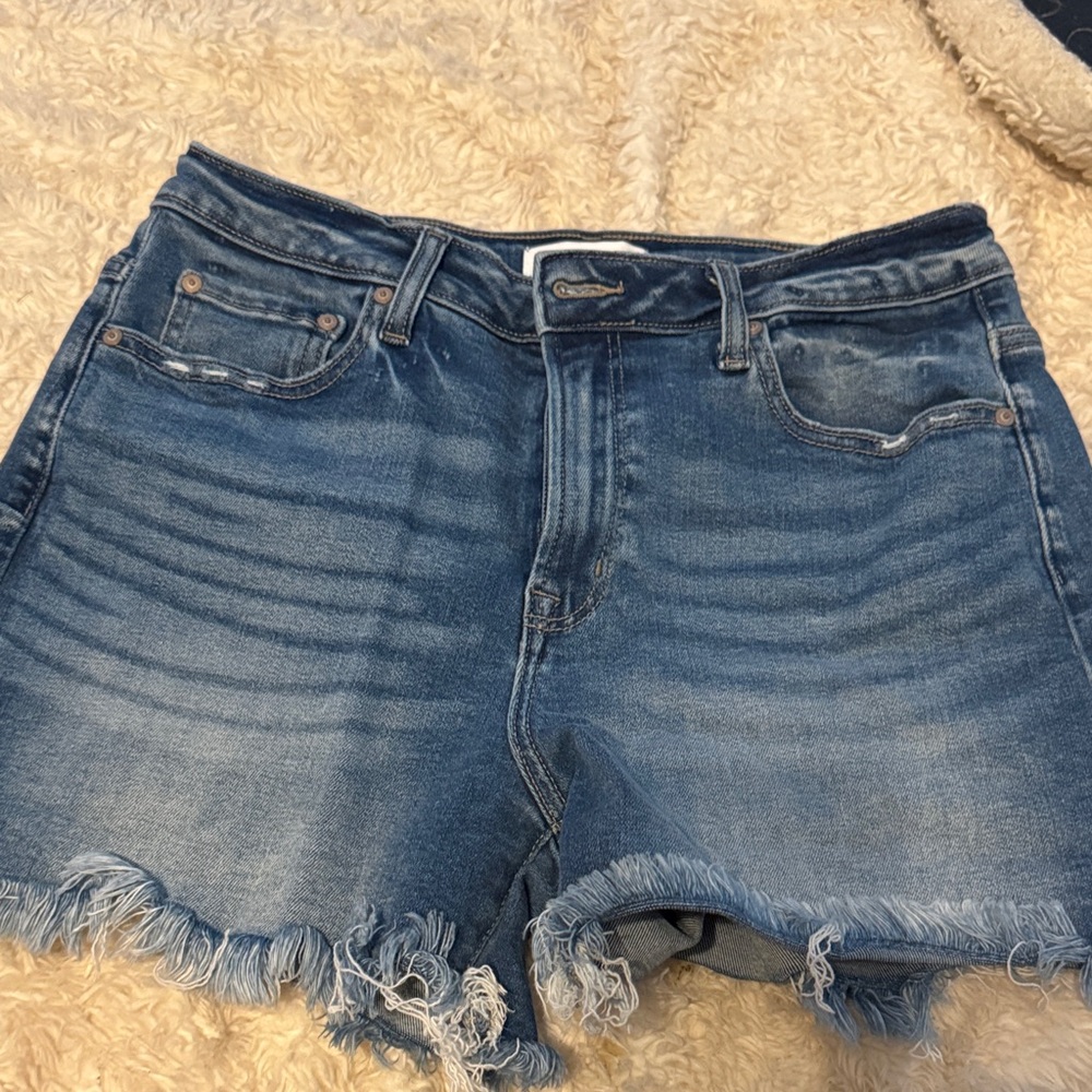 Women's High-Rise Frayed Hem Denim Shorts - Medium Blue